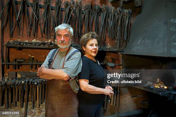 Atelier fuer Stahl- und Metallgestaltung in Berlin, Kunstschmied Achim Kuehn mit Ehefrau und Managerin Helgard