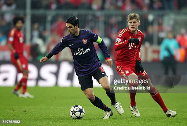 Achtelfinal-Rückspiel, Saison 2012/2013 - Mikel Arteta, Toni Kroos, Einzelbild, Freisteller, Aktion , Sport, Fußball Fussball, Championsleague...