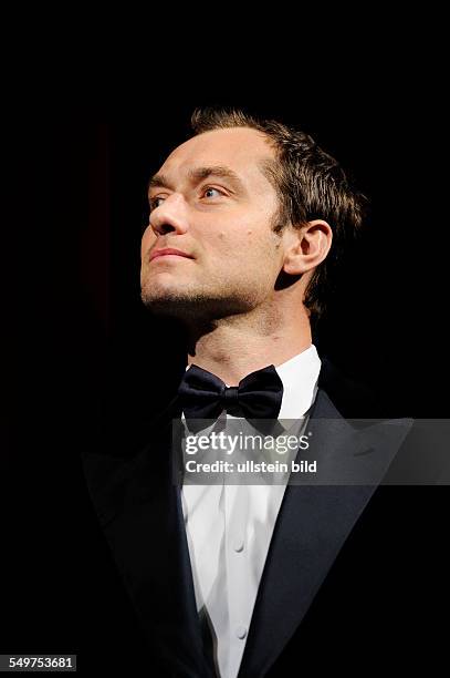 Berlin International Film Festival Berlinale: Jude Law at the premiere of the film "Side Effects"