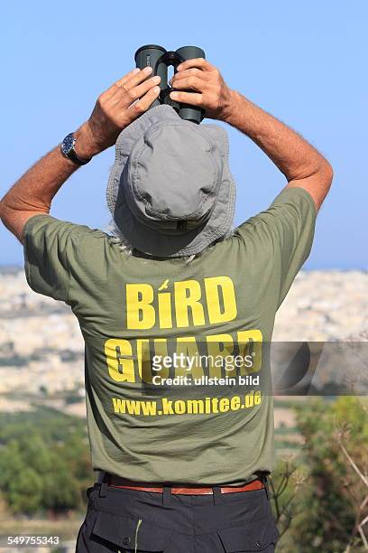 Malta and the problem with illegal Bird trapping and Bird hunting