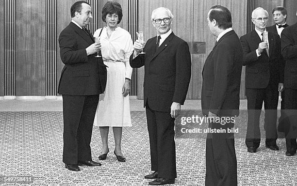 New Year Reception for the Diplomatic Corps at the State council building in East-Berlin, from left: Doyen Dr. Augusto Henrique d'Almeida Coelho...