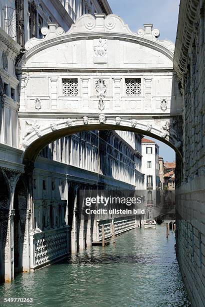 Bridge of Sighs in Venice - Ponte dei Sospiri.