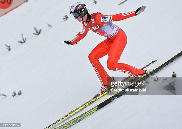 Lukas Hlava mit einer Telemarklandung waehrend dem FIS Skispringen Weltcup bei der 61. Vierschanzentournee, am 1. Januar 2013 in Garmisch...