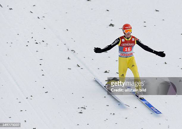 Andreas Wellinger waehrend dem FIS Skispringen Weltcup bei der 61. Vierschanzentournee, am 1. Januar 2013 in Garmisch Partenkrichen.