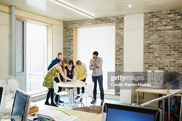 shoreditch office - business model strategy stockfoto's en -beelden