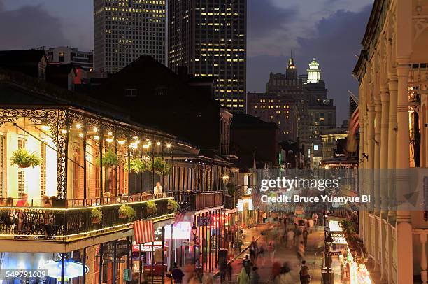 night view of bourbon street - new orleans foto e immagini stock