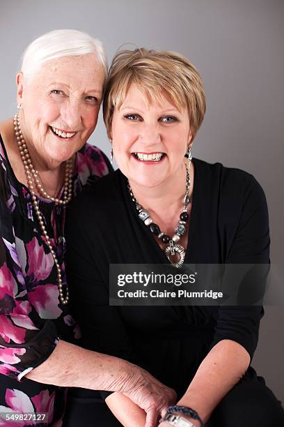 mother and daughter photoshoot - newbury england stock pictures, royalty-free photos & images