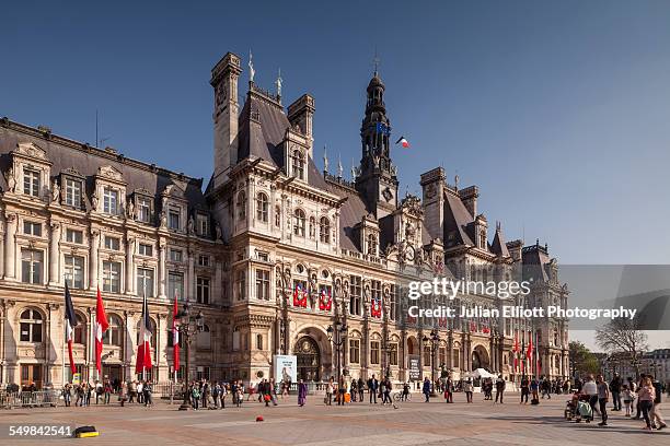 hotel de ville in paris, france - le marais stock pictures, royalty-free photos & images