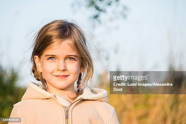 portrait of girl with blond hair - alexandra dost stock-fotos und bilder