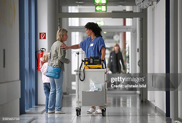 Von den Lesern der Rätselzeitschrift "Gute Laune" wuede Simone Michaelis 45 zur freundlichsten Krankenschwester Deutschlands gewählt , sie arbeitet...