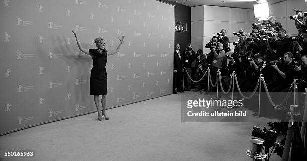 Schauspielerin Katherine LaNasa während des Photocalls zum Film -JAYNE MANSFIELD S CAR- anlässlich der 62. Internationalen Filmfestspiele in Berlin