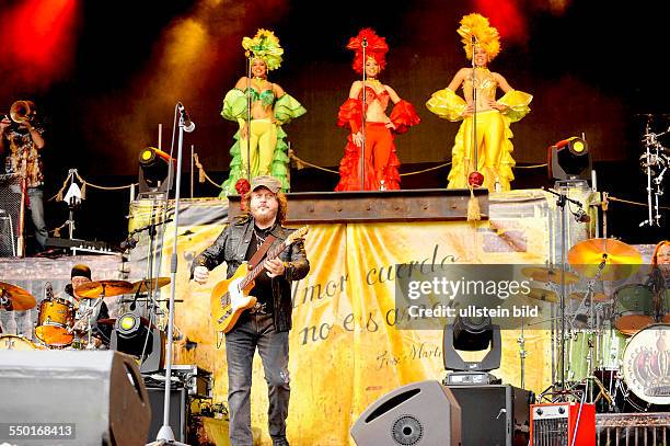 Zucchero - Adelmo Fornaciari - der italienische Singer-Songwriter bei einem Konzert auf der openair-Buehne/Freilichtbuehne im Stadtpark Hamburg.