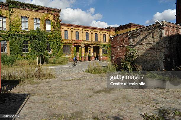 Gelände des Bezirksamts Berlin-Prenzlauer Berg zwischen Prenzlauer Allee und Fröbelstrasse mit denkmalgeschützen, historischen Gebäuden