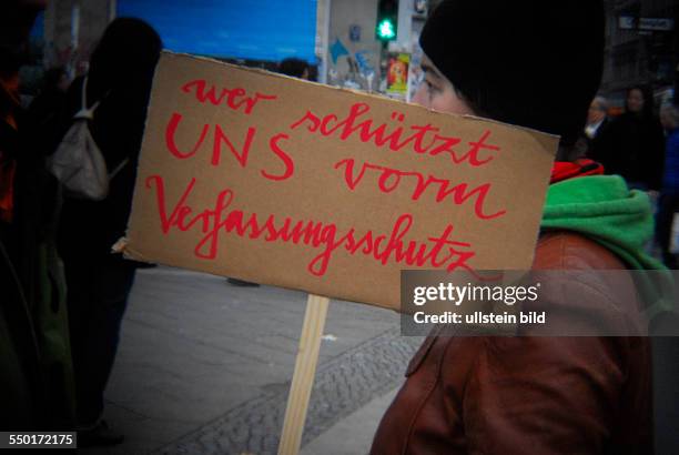 Lomografie - Demonstration verschiedener linker Gruppen unter dem Motto -DAS PROBLEM HEISST RASSISMUS- anlässlich des ersten Jahrstages des...