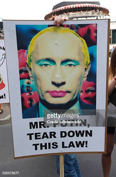 Christopher Street Day 2013: Ein vielfach aufgegriffenes Thema der diesjährigen CSD-Parade war die Einstellung und Verfolgung der russischen...
