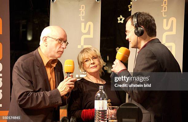 Hans Helmut Prinzler (li., GER/Direktor Filmmuseum Berlin, Schauspielerin Annekathrin Bürger zu Gast bei Knut Elstermann im Radio Eins Nighttalk am...