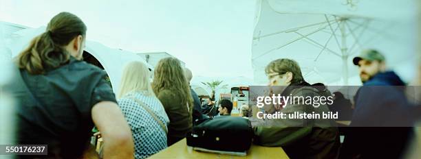 Lomografie - Public Viewing in der Strandbar -Deck 5- auf dem Dach des Parkhauses der Schönhauser Allee Arcaden des Fußballspieles Deutschland -...