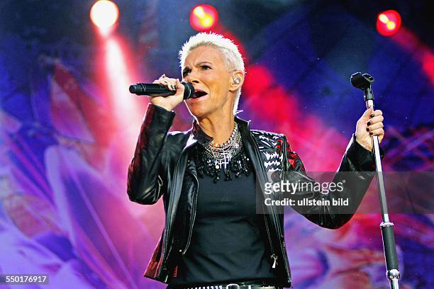Sängerin Marie Fredriksson während eines Konzertes in der Zitadelle Spandau in Berlin