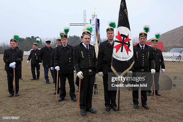 Religion, Easter, Good Friday, way of the cross to the mullock heap of colliery Prosper Haniel, Good Friday procession, D-Bottrop, D-Oberhausen, Ruhr...