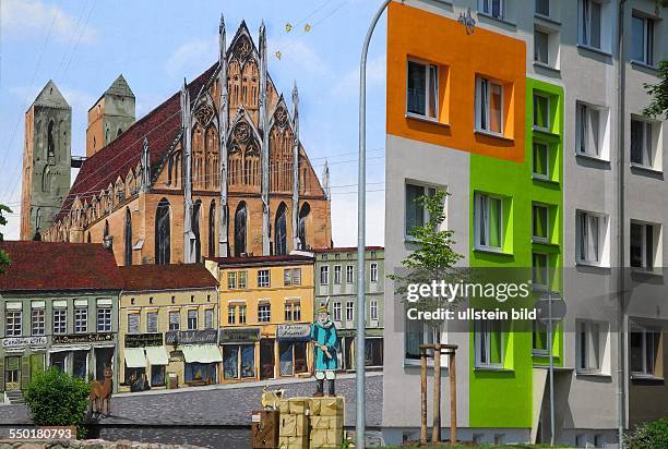 Fassadengestaltung am Rathausplatz zwischen beiden Eingaegen zu den LaGa-Gaerten..