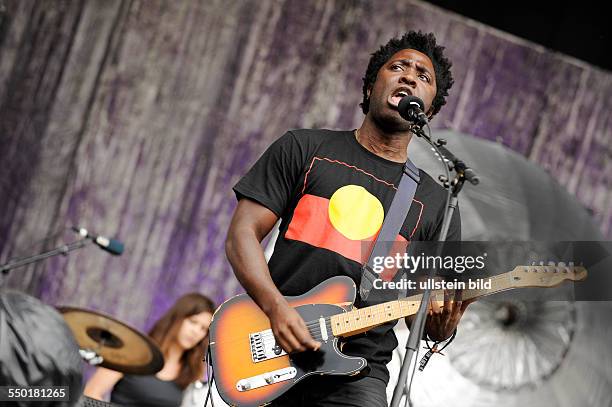 Bloc Party - die englische Rockband mit Saenger Kele Okereke live beim Hurricane Festival 2013: Rock- und Alternative Open Air Festival in Scheessel...