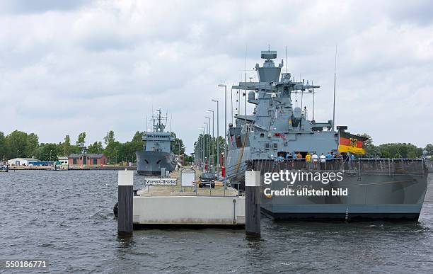 Pier " Warnow-Bruecke " im Marinestuetzpunkt Rostock-Hohe Duene.