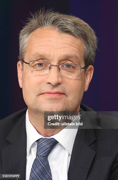 Gabor Steingart in der ZDF-Talkshow "maybrit illner" am in Berlin Thema der Sendung: Merkels teure Wahlversprechen - wie viel Wahrheit will der...