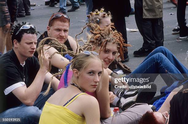 Besucher der Lovepaprade in Berlin