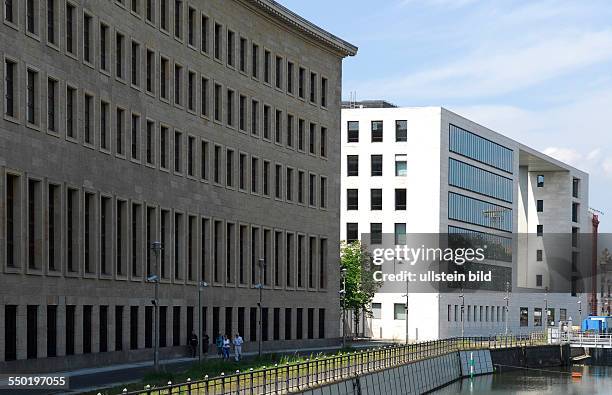 Altbau und Neubau des Auswärtigen Amts in Berlin