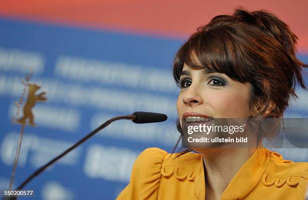 Schauspielerin Maria Ribeiro während der Pressekonferenz zum Film -TROPA DE ELITE 2- anlässlich der 61. Internationalen Filmfestspiele in Berlin