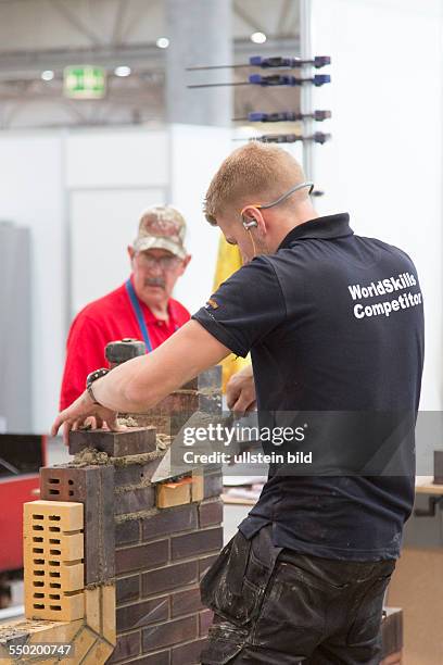 Berufe-Weltmeisterschaft Worldskills 2013 in Leipzig: Maurer bei der Arbeit