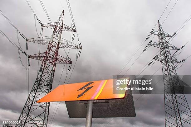 Stromleitung, Symbolfoto für Ende oder Änderung in der Energiepolitik