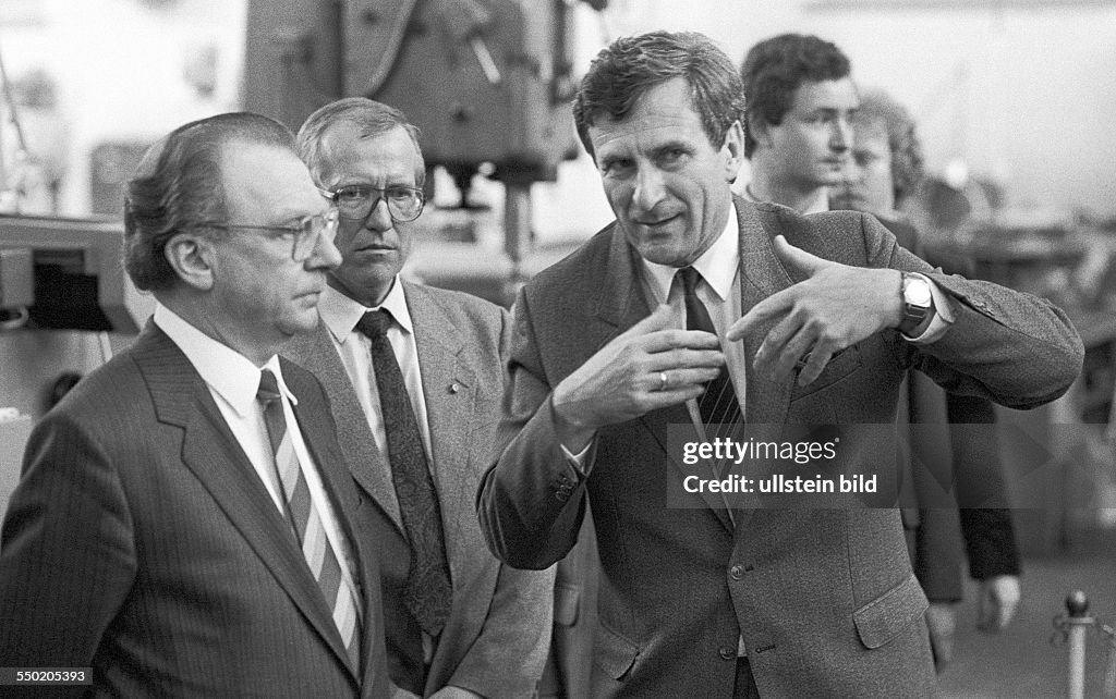 Lothar Spaeth, ministerpresident of BadenWürttemberg, on a visit to