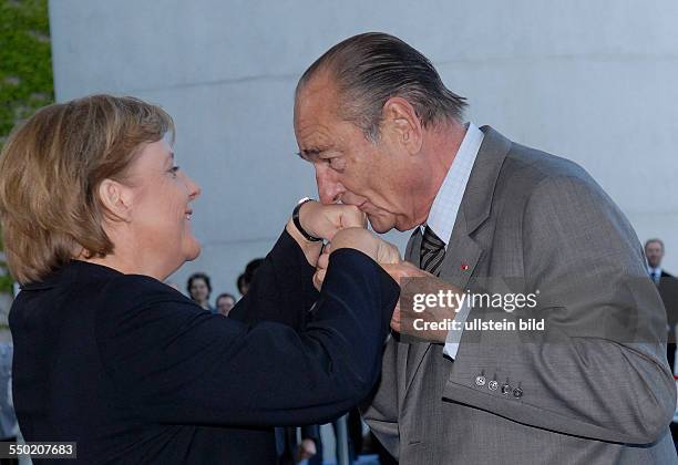 Bundeskanzlerin Angela Merkel empfängt Staatspräsident Jaques Chirac in Berlin