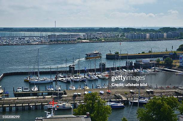 Warnemuende, Blick vom Leuchtturm ueber den Jachthafen zum Seekanal