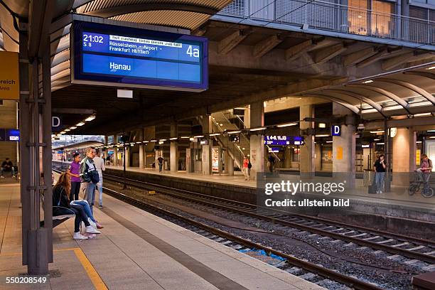 Mainz Hauptbahnhof, im August 2013 fahren hier in den Abend- und Nachtstunden kaum noch Zuege, weil im Stellwerk Mitarbeiter nicht ersetzt werden...