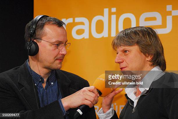 Moderator Knut elstermann und Regisseur Andreas Dresen während des Radio Eins - Nighttalk am Rande der 57. Internationalen Filmfestspiele in Berlin
