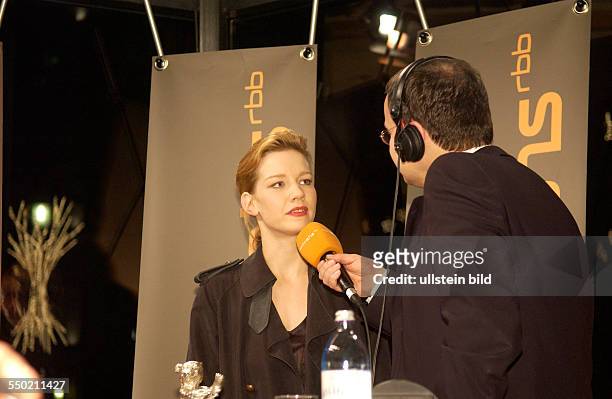 Schauspielerin Sandra Hüller mit dem Silbernen Bären für den Film -Requiem- zu Gast bei Knut Elstermann im Radio Eins Nighttalk am Rande der 56....