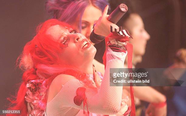 Sängerin Emilie Autumn während eines Konzertes anlässlich des 16. Wave-Gotik-Treffens in Leipzig