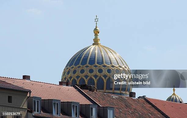 Kuppel der Neuen Synagoge über den dächern von Berlin-Mitte