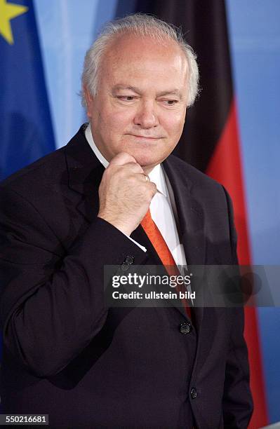 Miguel Angel Moratinos während einer Pressekonferenz anlässlich seines Besuches in Berlin