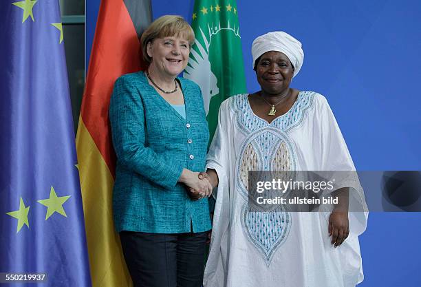 Berlin, Bundeskanzleramt, Empfang der Kommissionspräsidentin der Afrikanischen Union, Nkosazana Dlamini-Zuma, durch Bundeskanzlerin Angela Merkel