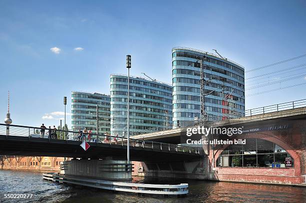 Architektur , Gebaeude , Strassen , Triastower Trias der BVG Geschaeftsstelle Hauptsitz Holzmarktstrasse Michaelbruecke Spree