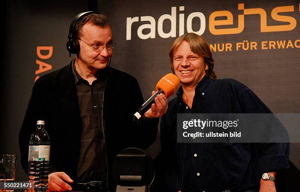 28 Knut Kinoking Photos & High Res Pictures Getty Images