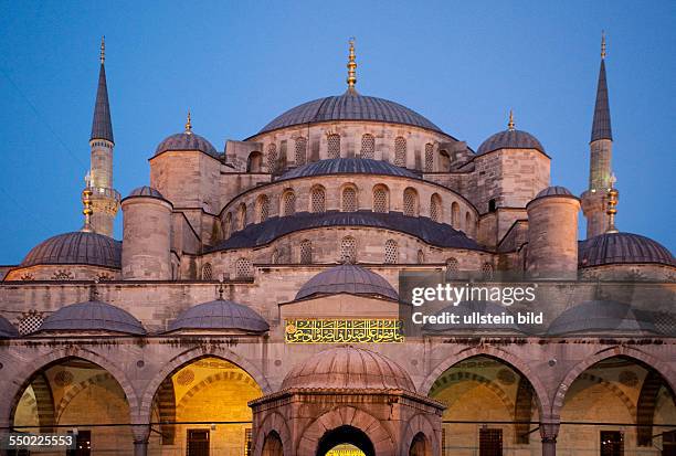 Blaue Moschee bei Nacht, TUERKEI, Istanbul, 06.2011: