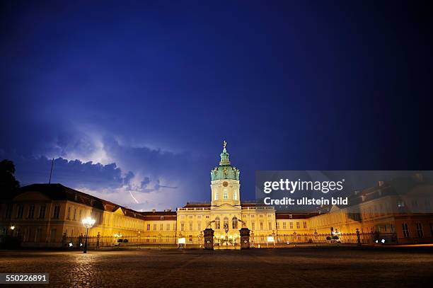 Germany/ Berlin/ Gewitter über dem Schloß Charlottenburg