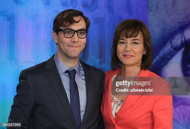 Jacob Appelbaum mit Maybrit Illner in ihrer ZDF-Talkshow "maybrit illner" in Berlin