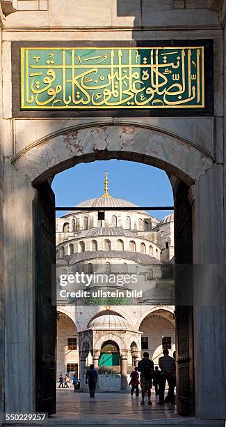 Blaue Moschee, Portal zum Vorhol, TUERKEI, Istanbul, 06.2011: