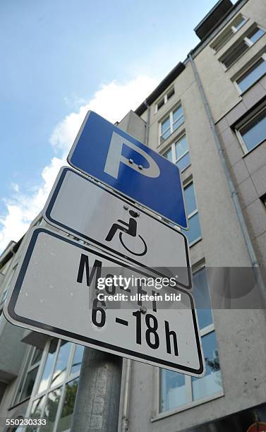 Behindertenparkplatz in der Wichertstrasse in Berlin-Prenzlauer Berg