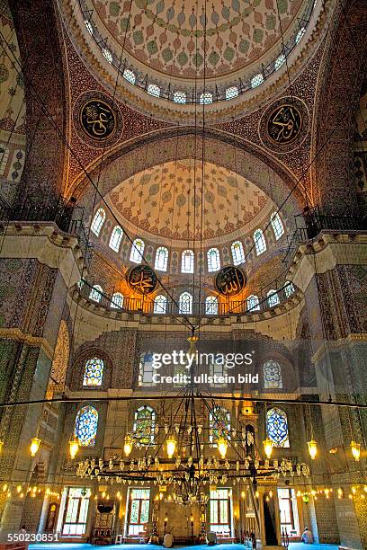 286 Eminonu Yeni Camii New Mosque Stock Photos, High-Res Pictures, and ...
